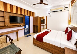 7 habitaciones, escritorio, wifi y ropa de cama 