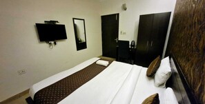 7 habitaciones, escritorio, wifi y ropa de cama 