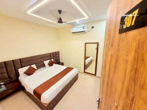7 slaapkamers, een bureau, wifi, beddengoed