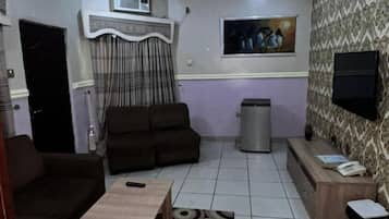 Suíte luxo | 1 quarto, escrivaninha, Wi-Fi de cortesia