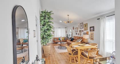 Relaxing Family Retreat In West Arlington 2 Bedroom Duplex