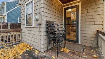 Nhà, 3 phòng ngủ | Hiên