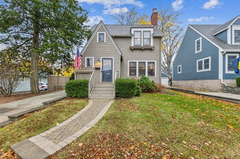 Charming Ann Arbor Retreat Near Dt & Attractions 3 Bedroom Home