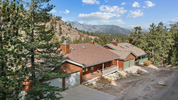 House, 6 Bedrooms | Exterior - Cascade Mountain Home By Estes Park Homes 6 Bedroom Home (Estes Park)