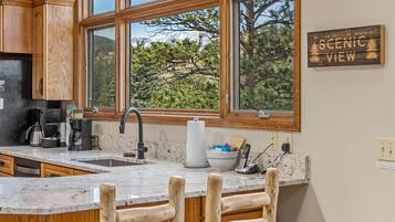 Nhà, 5 phòng ngủ | Bếp riêng | Ấm điện