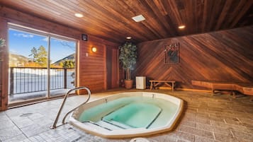 Condo, 2 Bedrooms | Interior