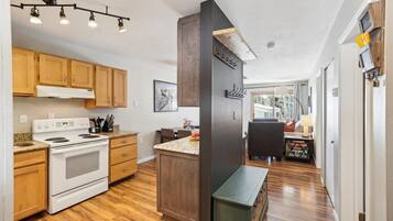 Condo, 2 Bedrooms | Interior