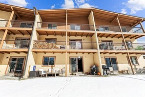 Condo, 2 Bedrooms | Exterior