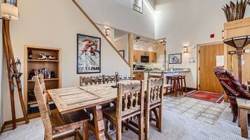 Condo, 3 Bedrooms | Dining