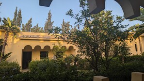 Chalet Confort, salle de bains privée, vue jardin | Vue depuis le balcon