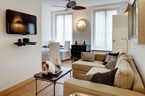 Apartment | Living area - St Germain Grenelle Residence (Paris)