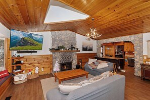 TV, lareira, escritórios