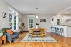 Dining - Lake Winnipesaukee Waterfront Rental in Gilford NH Private Dock Sleeps 12 (Gilford)