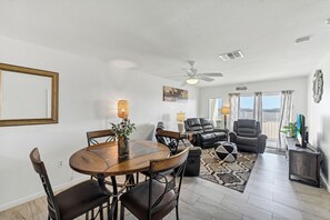 Dining - Spacious beachfront condo with community pool! (Port Aransas)
