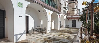 Silvana's House Guest House with Mountain View, Wi-Fi, and Air Conditioning