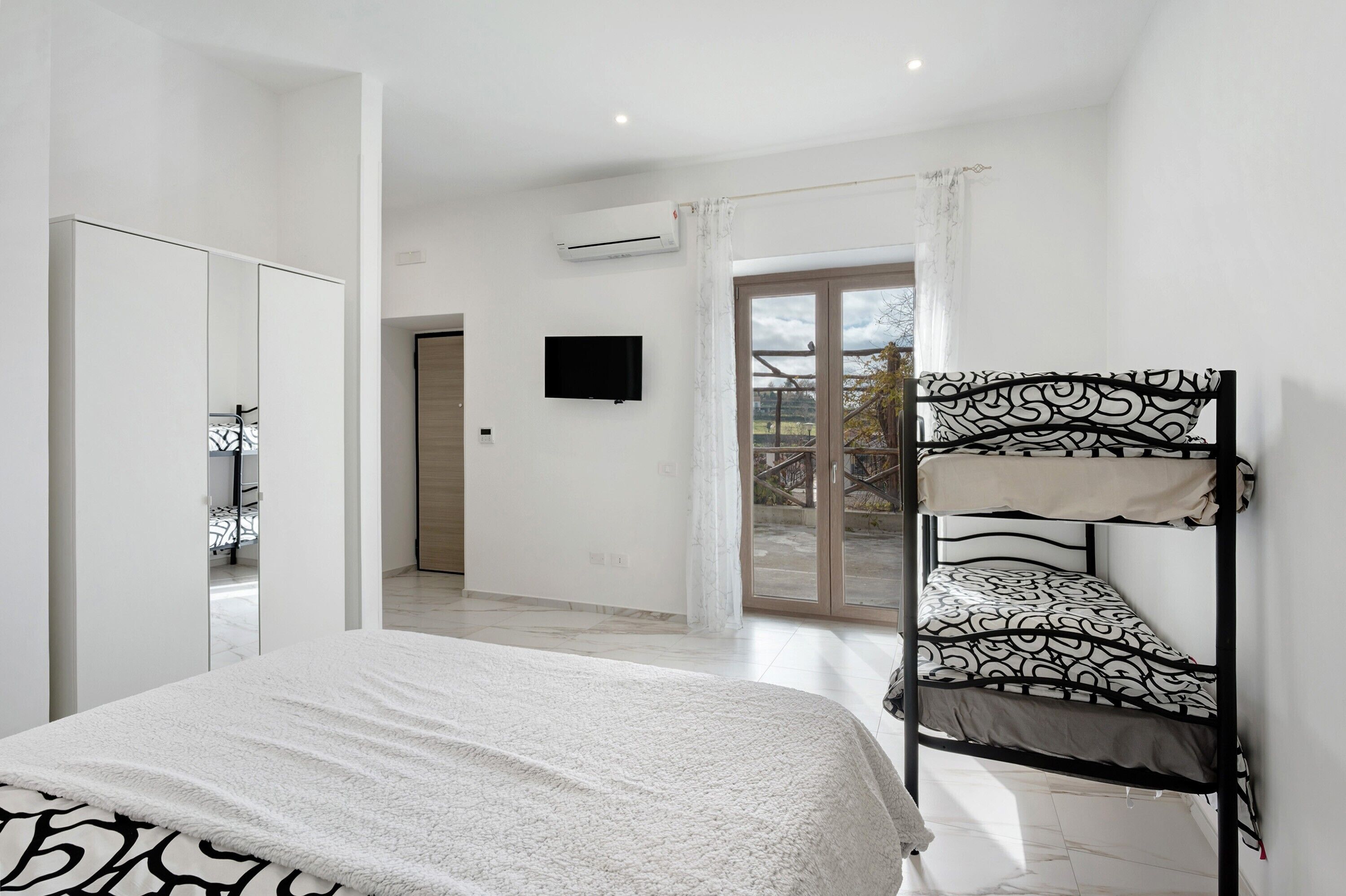 1 bedroom, free WiFi, bed sheets