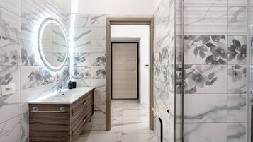 Bruser, hårtørrer, håndklæder