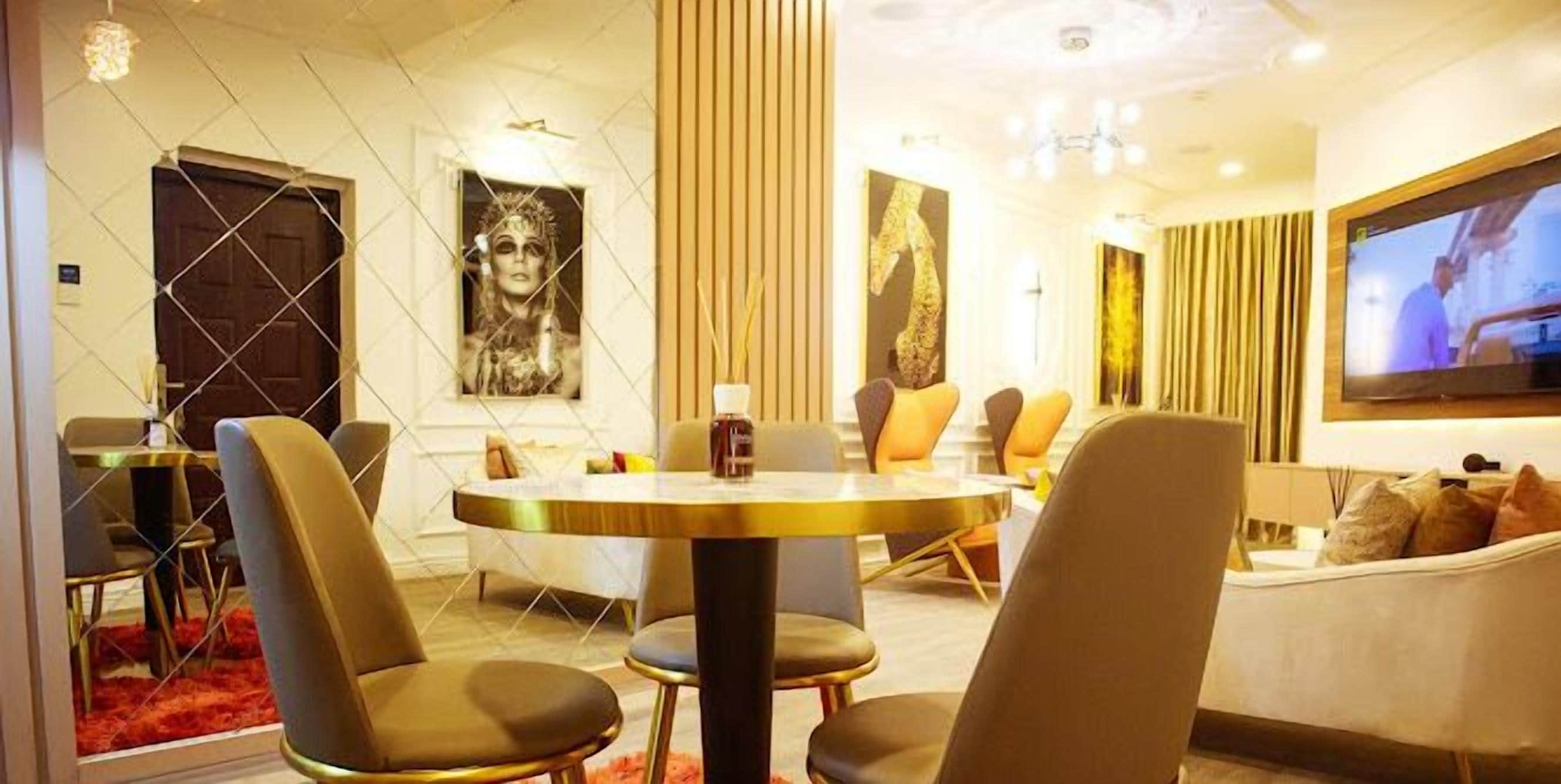 家庭公寓, 阳台, 城市景观 | 起居区