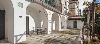 Guest House 'Camera Luna With Private Bathroom' with Mountain View