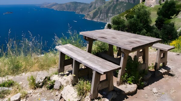 Outdoor dining - Guest House 'Camera Terra With Private Bathroom' with Mountain View (Agerola)