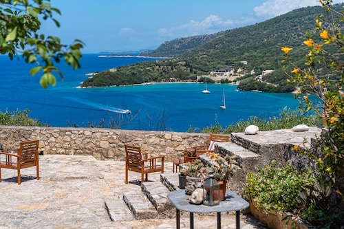 Apartment 'Old Manor House 1' with Sea View, Wi-Fi and Air Conditioning