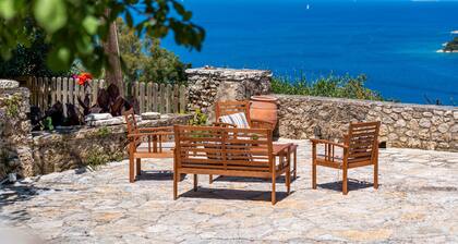 Holiday Home 'Old Manor House 2' with Sea View, Wi-Fi and Air Conditioning