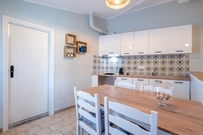Dining - Holiday Home 'Old Manor Cottage House 4' with Sea View, Wi-Fi and Air Conditioning (Syvota)