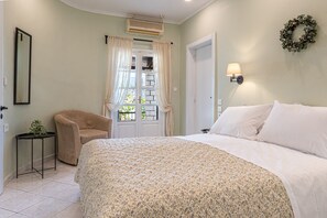 1 habitación, tabla de planchar con plancha, wifi gratis y ropa de cama 