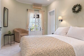 1 habitación, tabla de planchar con plancha, wifi gratis y ropa de cama 