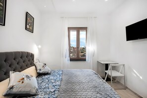 1 bedroom, free WiFi, bed sheets - Sea Room with Private Bathroom and Mountain View (Agerola)