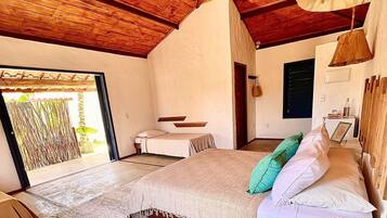 Minibar, caja de seguridad en la habitación, wifi gratis y ropa de cama