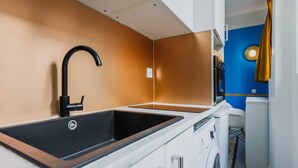 Căn hộ | Bếp riêng | Dụng cụ pha cà phê/trà, tủ lạnh, bếp nấu, ấm điện 