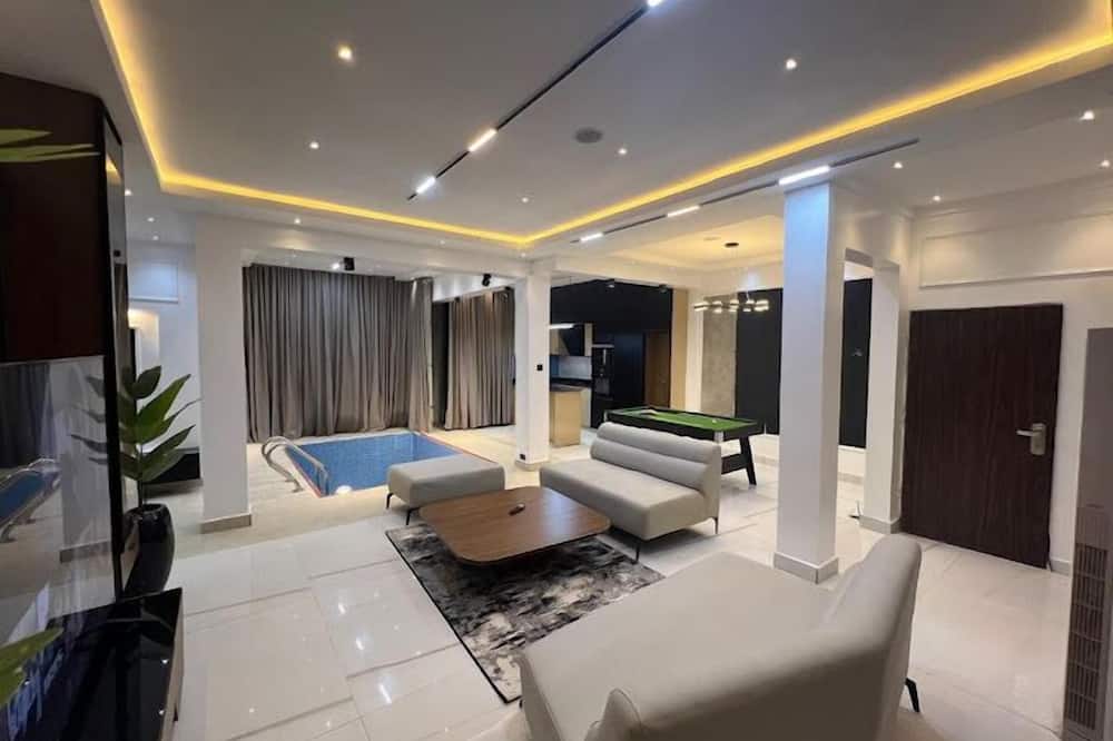 Kiki's Home and Apartments