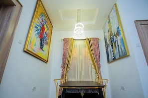 Appartement Économique, balcon, vue ville | Restauration dans la chambre