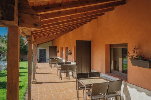 Country House 'Don Camino' with Private Terrace, Private Garden and Wi-Fi