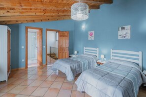 5 bedrooms, free WiFi, bed sheets