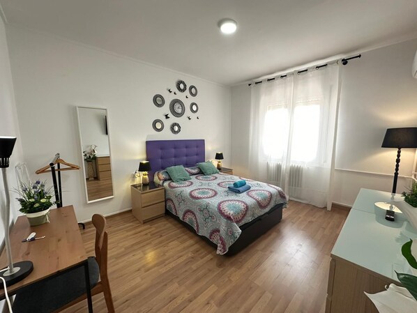 Comfort tweepersoonskamer, gedeelde badkamer | 1 slaapkamer, een strijkplank/strijkijzer, gratis wifi