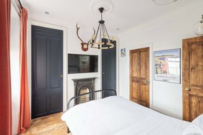 4 bedrooms, iron/ironing board, travel crib, WiFi