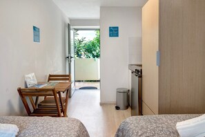 1 室のベッドルーム、WiFi (無料)、ベッドシーツ