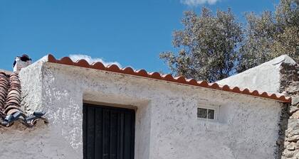 Cottage 'El Granero' with Shared Pool and Shared Garden