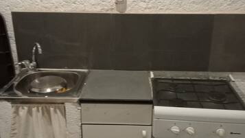 Réfrigérateur, plaque de cuisson, lave-vaisselle