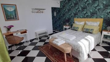 3 slaapkamers, een bureau, gratis wifi, beddengoed