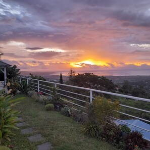Property grounds - Bed and breakfast in a villa on the heights of Saint Paul (Reunion Island) (La Réunion)