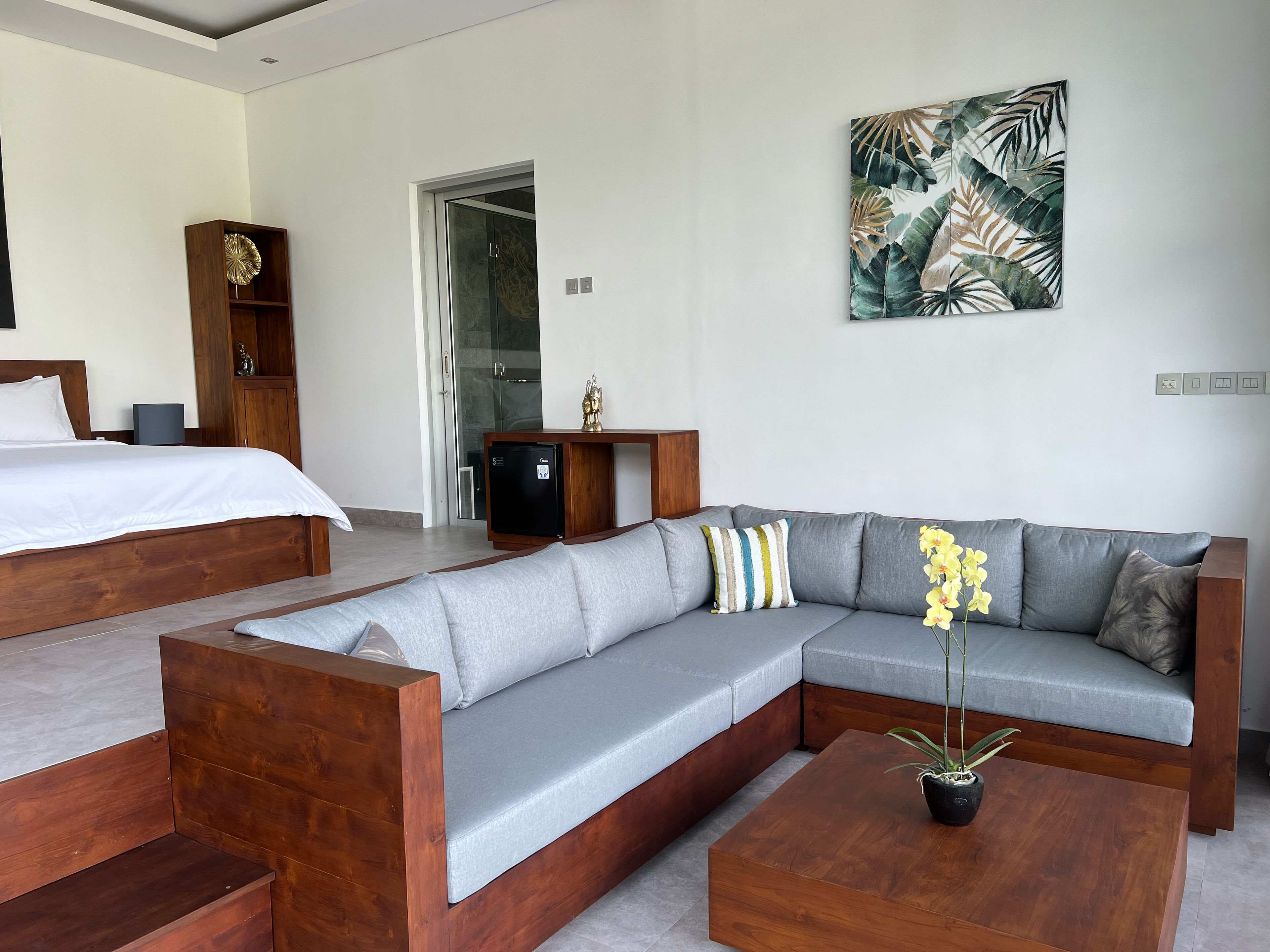 Häämatkahuvila, 1 makuuhuone, pääsy uima-altaalle, vuoristonäköala | Oleskelualue | 55–tuumainen äly-TV, jossa digitaalikanavat