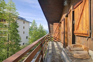 Standard-Apartment, Mehrere Schlafzimmer (Appartamento Beau Soleil) | Unterkunftsgelände