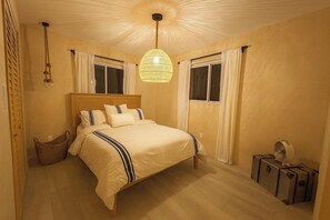 2 室のベッドルーム、デスク、アイロン / アイロン台、WiFi