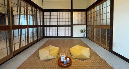 Good old comfortable Japanese house, completely private space, "Private lodging KUMANO" Easy access to Aoshima Shrine and the world's best surfing spots.