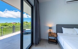 3 bedrooms, iron/ironing board, WiFi, bed sheets - The Breeze 50 | Island Breeze Living (Blue Bay Golf and Beach Resort)