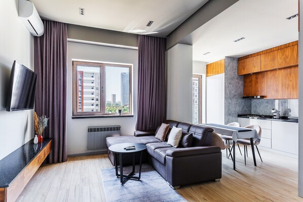 Apartment, Balcony, Courtyard View | Living area