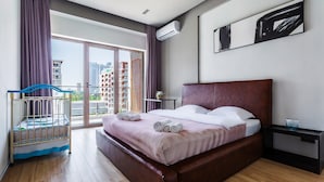Căn hộ, ban công, quang cảnh sân vườn
